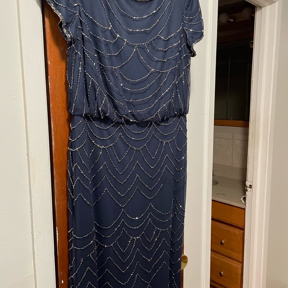 Mother-of-the-Groom Wedding Dress. - Picture 3 of 10
